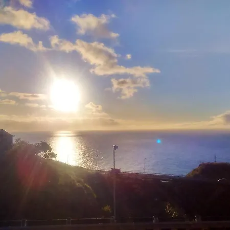 2 Bedrooms House With Sea View And Enclosed Garden At * Gaula